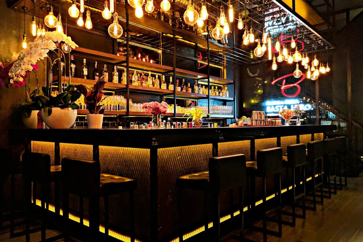 Bar Nocturne